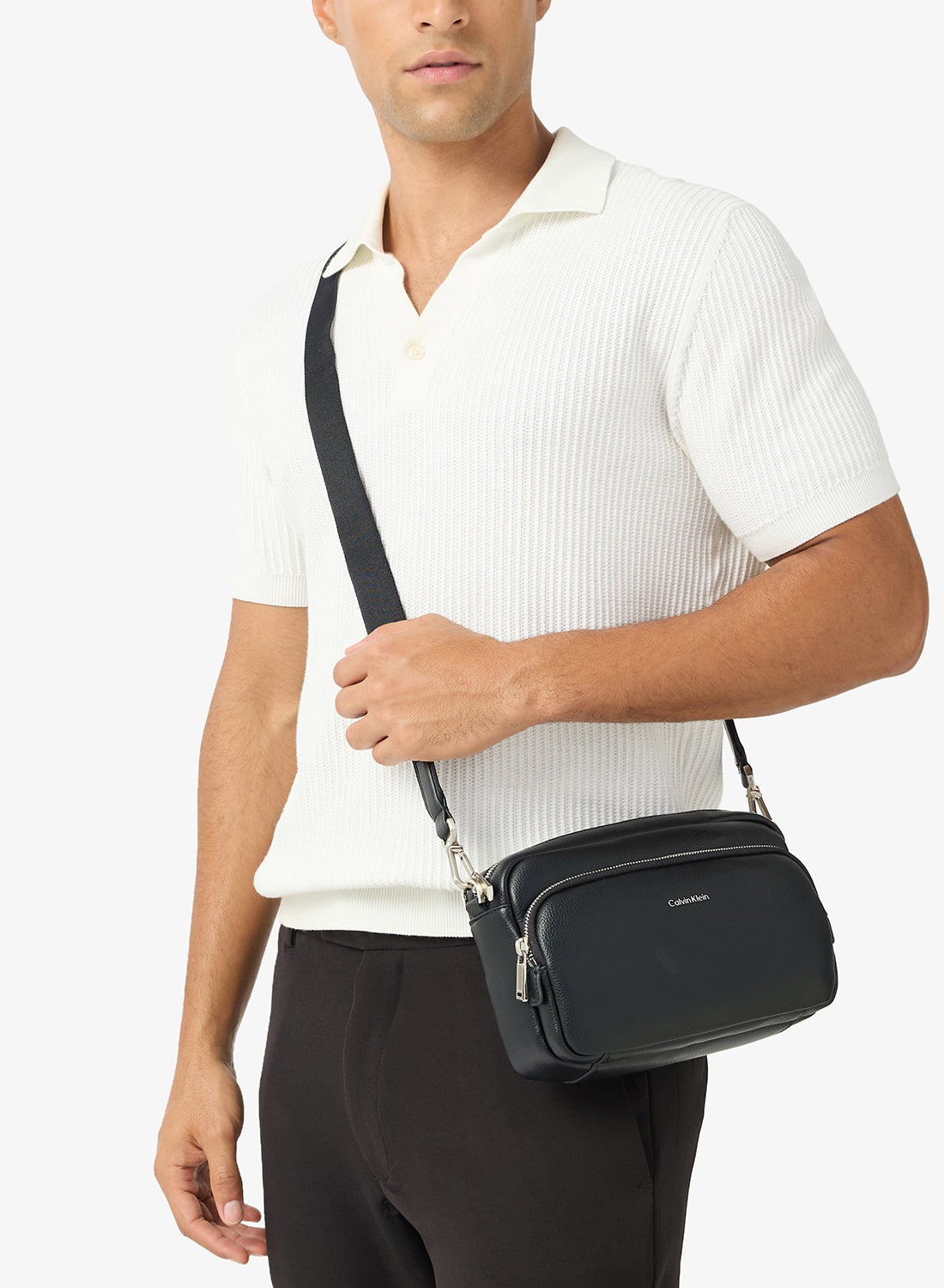 كالفن كلاين Calvinklein Logo Pebbled Crossbody Camera Bag